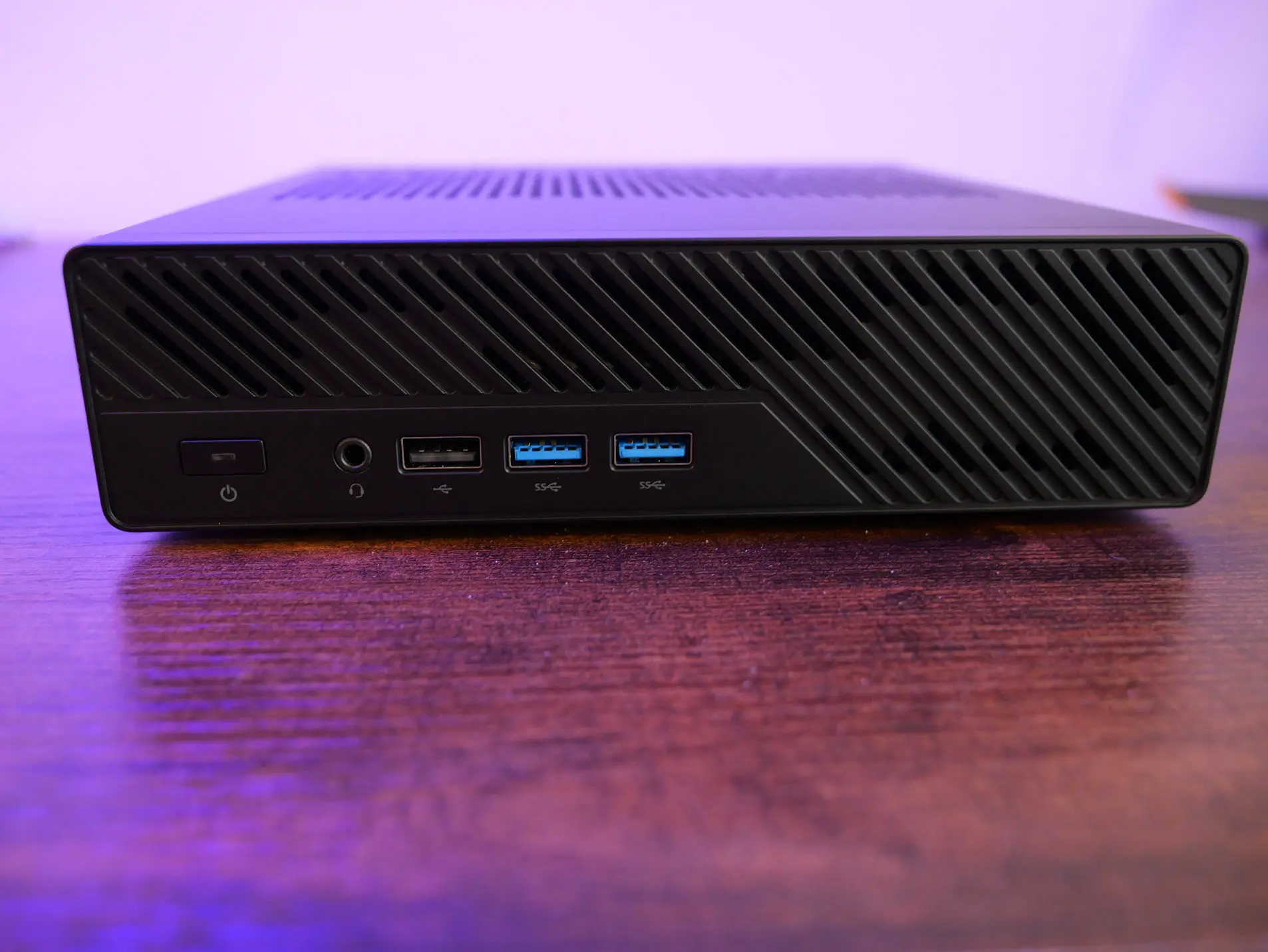 Minisforum ms a1 front