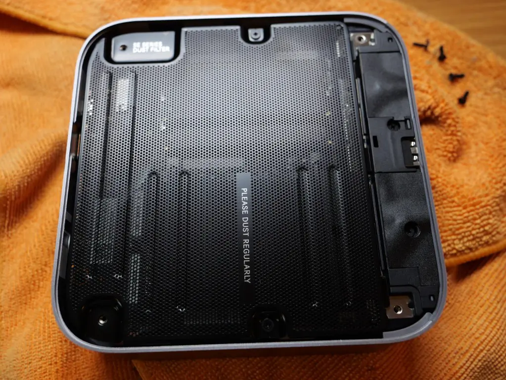 Dust mesh underneath the bottom lid of the ser9 max