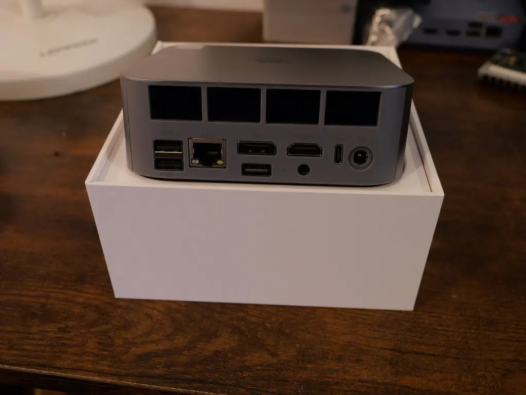 The back side of the beelink ser9 max