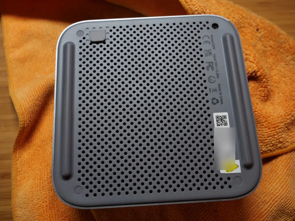 Viewing the underneath side of the beelink ser9 max