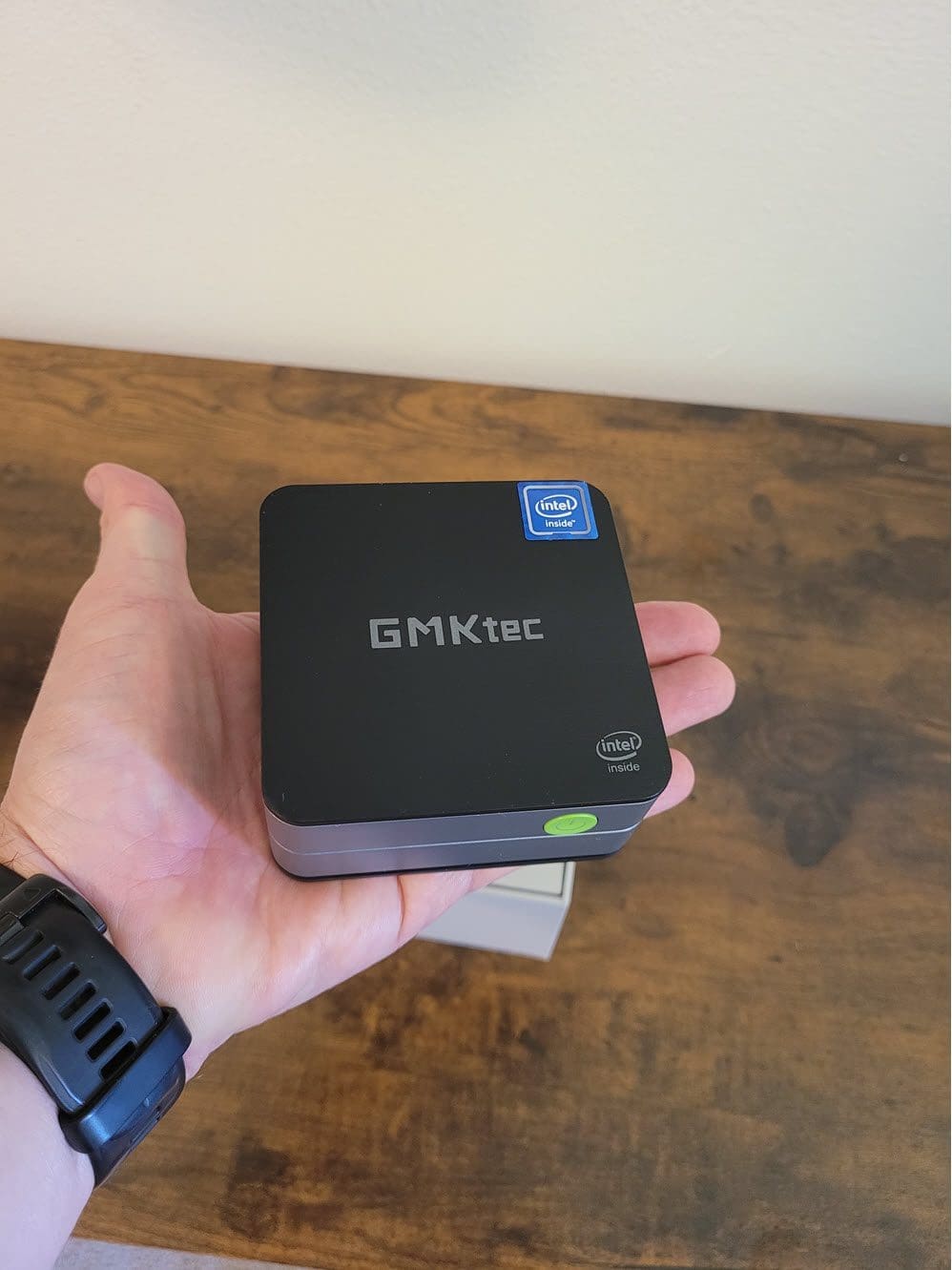 Small size of the GMKtec Nucbox G2