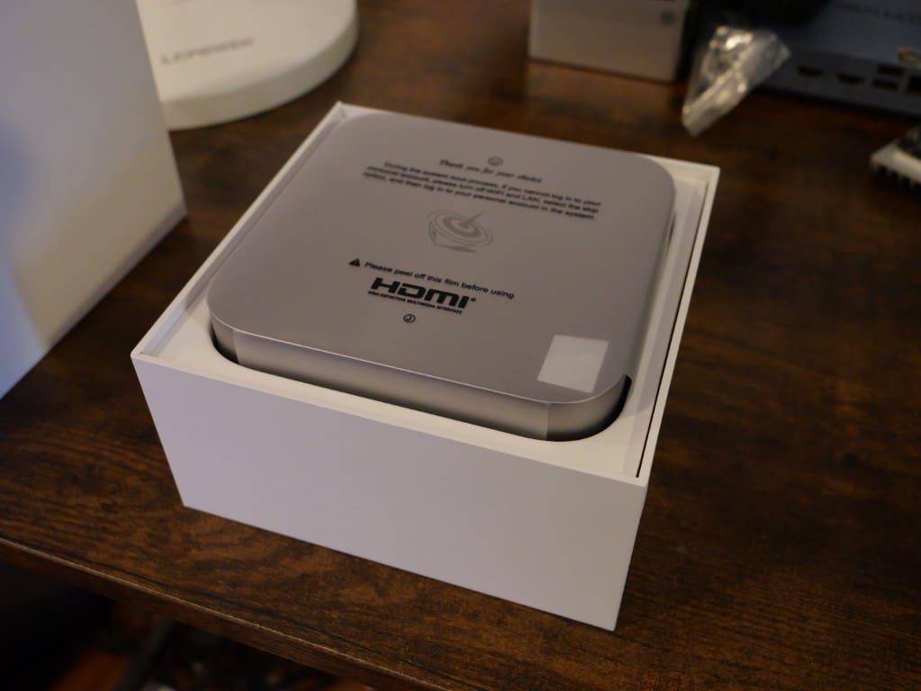 Removing the box lid to the beelink ser9 mini pc